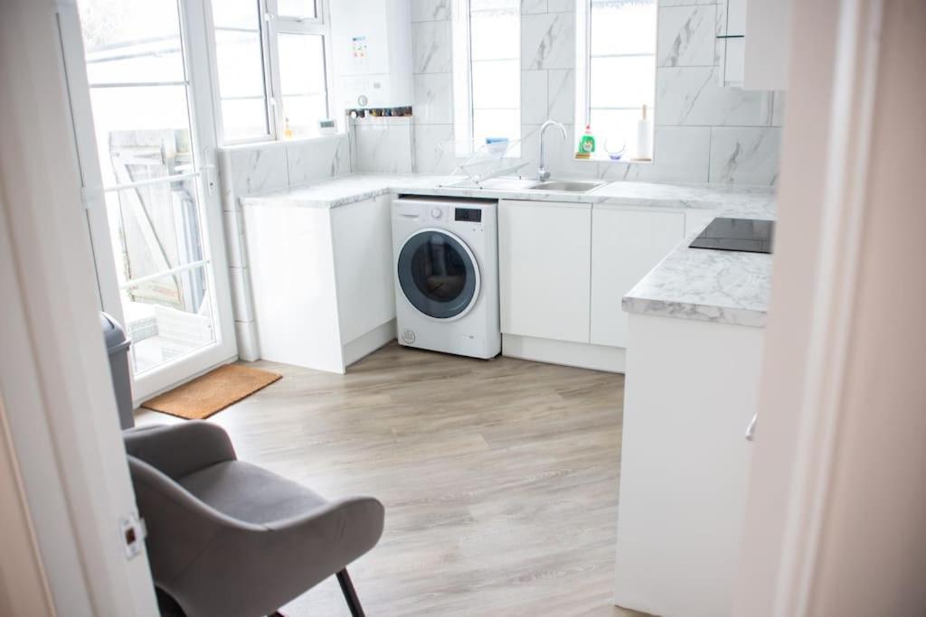 Coastal Haven In Leigh-On-Sea Apartment Southend-on-Sea Exterior photo